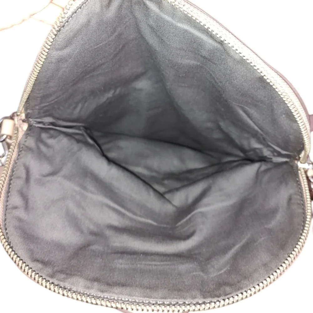 Marc Jacobs Tan Leather Large Hobo Crossbody Bag with Adjustable Strap